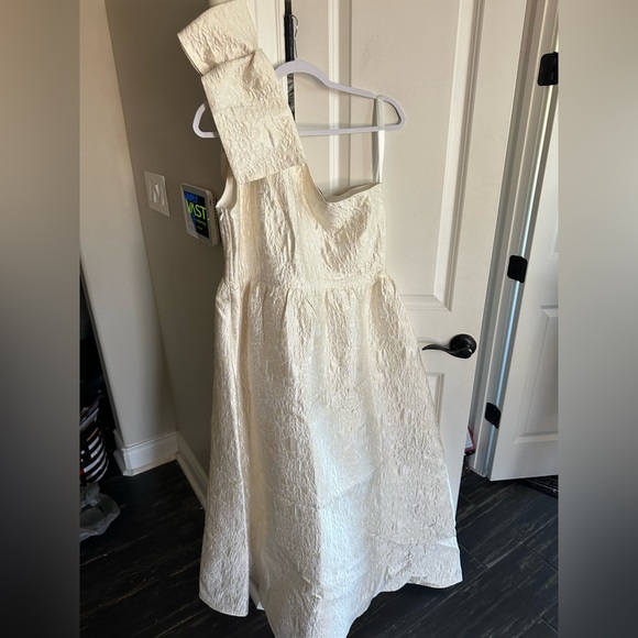 Chic One-Shoulder Cream Dress - Picture 6 of 9